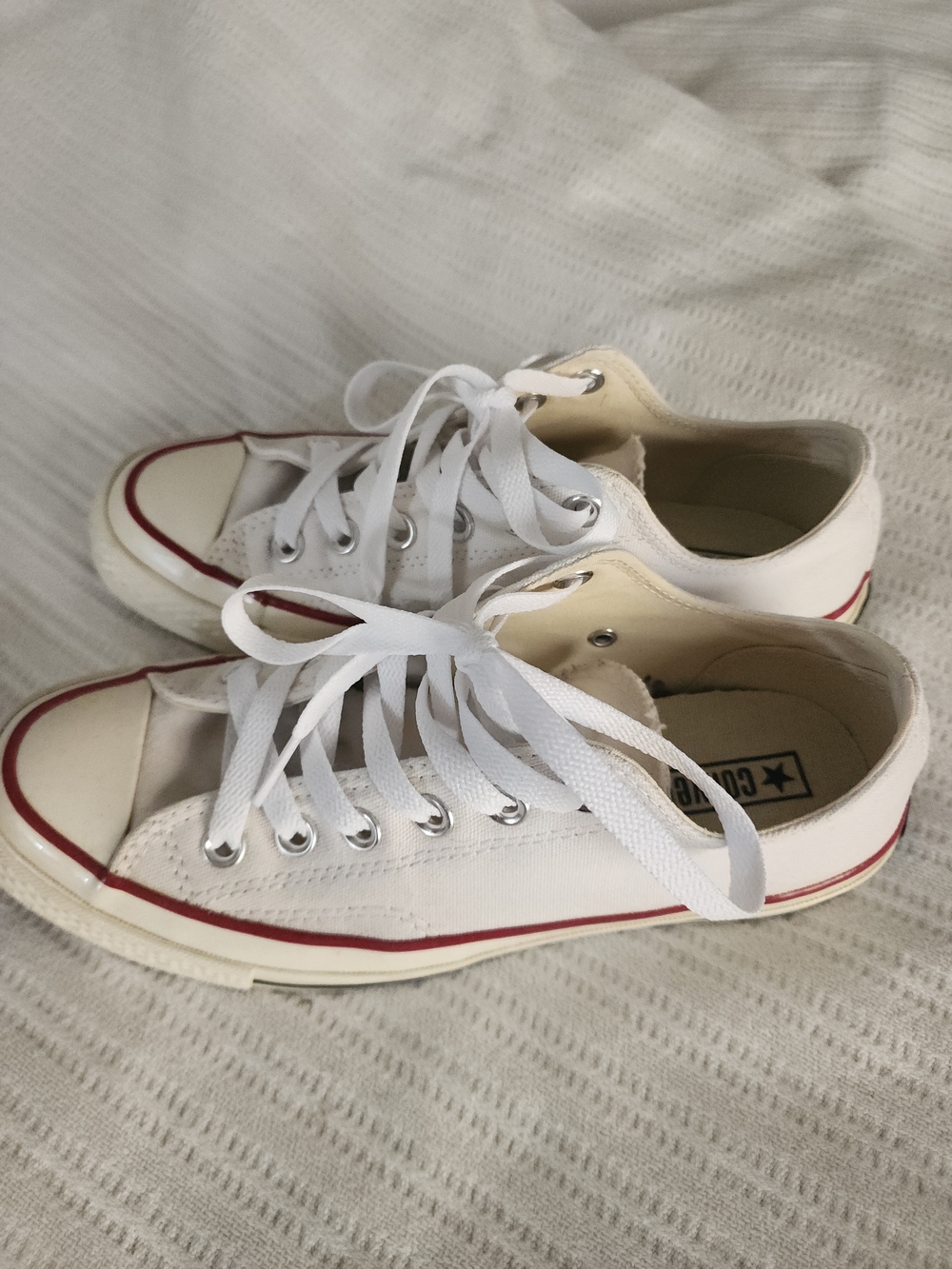 Like New Women's Converse White Canvas Low Top Sneakers with Red Trim Size